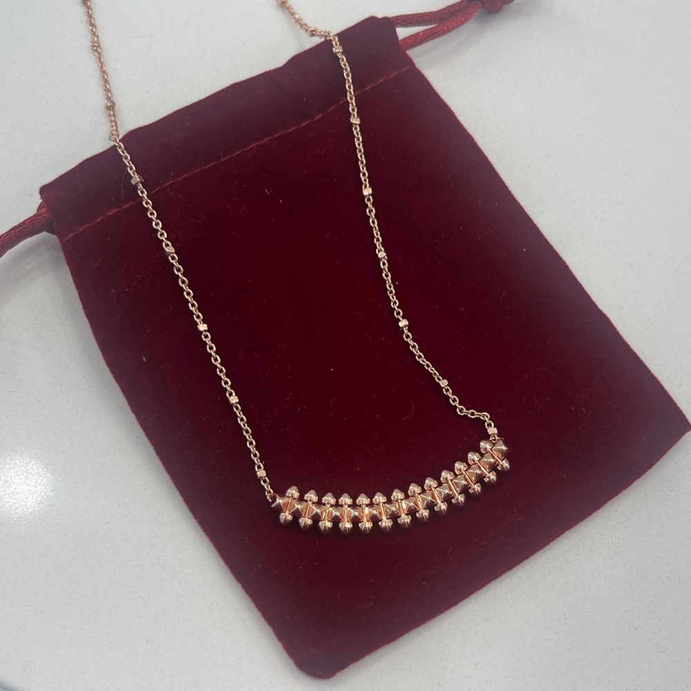 Chic Gold Necklace with Beaded Design